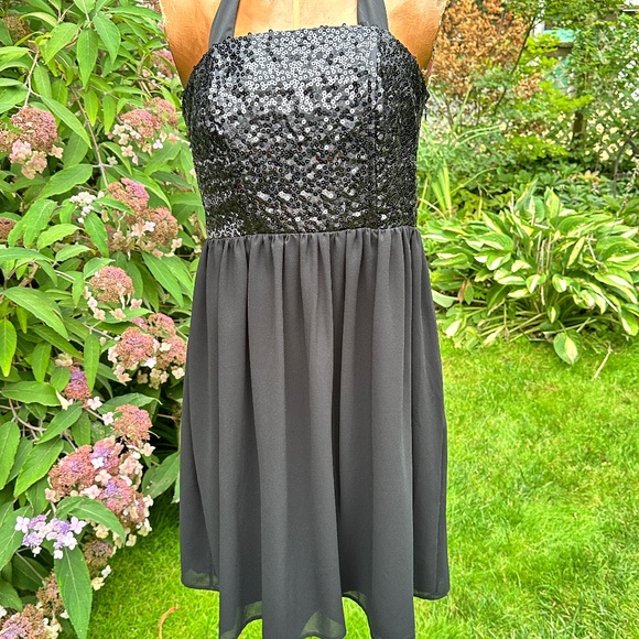 Halter top black dress - Picture 1 of 2